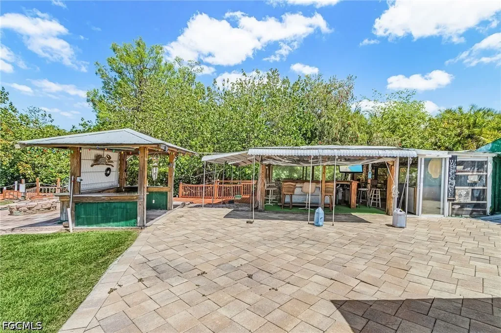 93 Glenmont Drive W North Fort Myers FL 33917