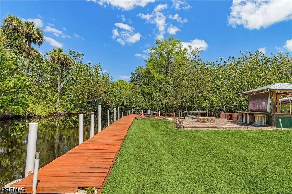 93 Glenmont Drive W North Fort Myers FL 33917