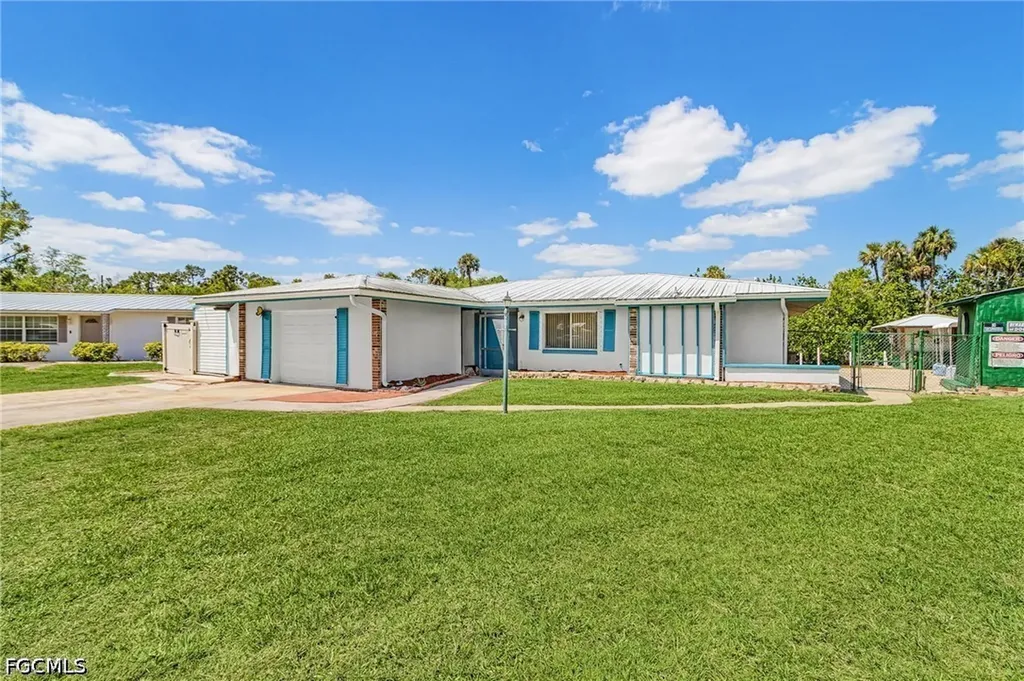 93 Glenmont Drive W North Fort Myers FL 33917