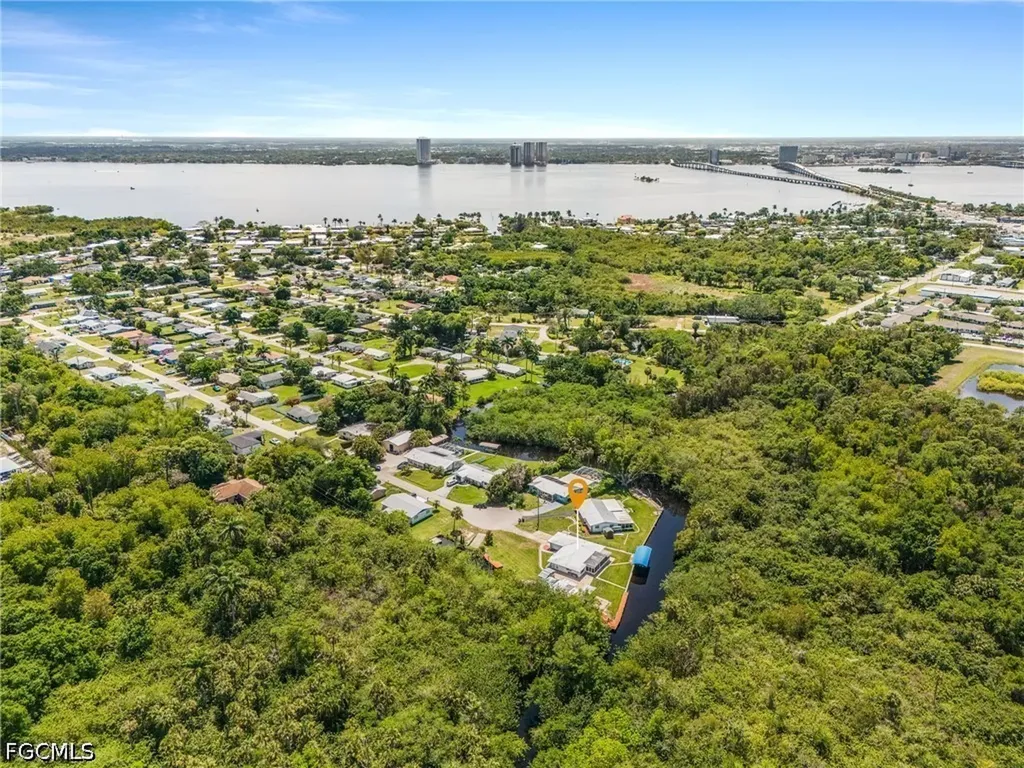 93 Glenmont Drive W North Fort Myers FL 33917