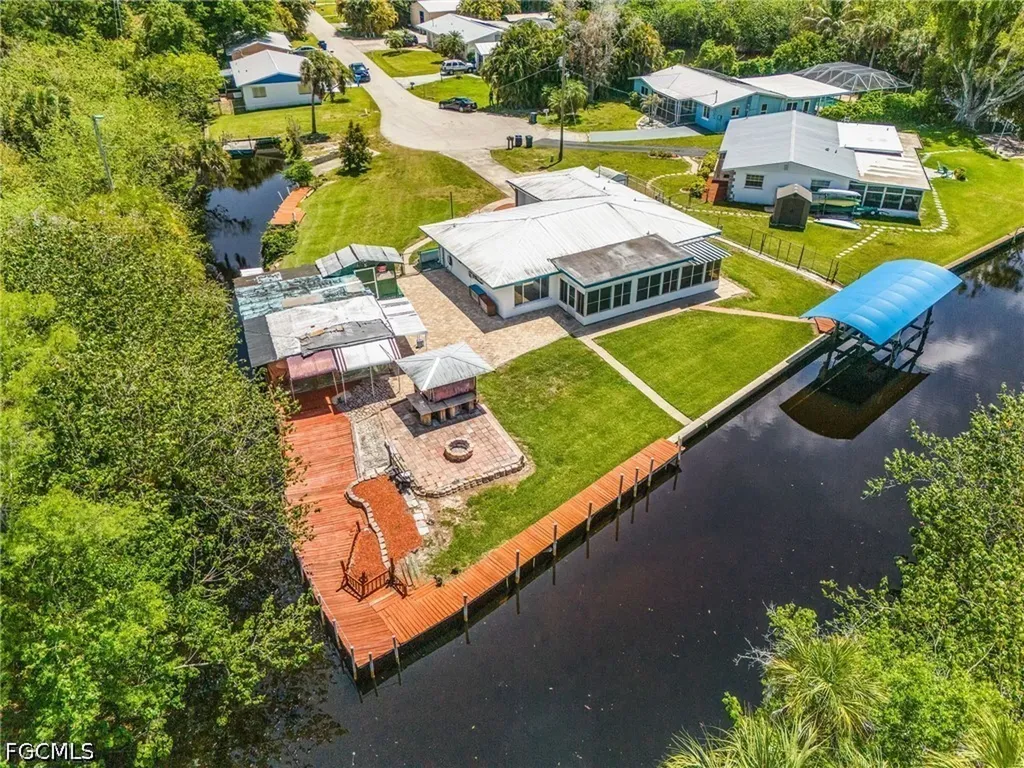 93 Glenmont Drive W North Fort Myers FL 33917