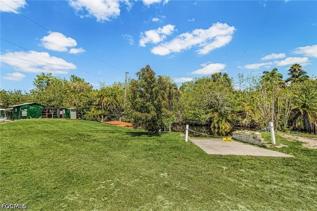 93 Glenmont Drive W North Fort Myers FL 33917