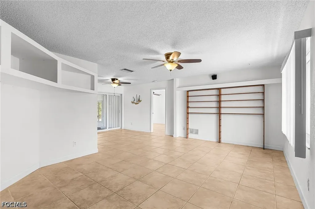 93 Glenmont Drive W North Fort Myers FL 33917