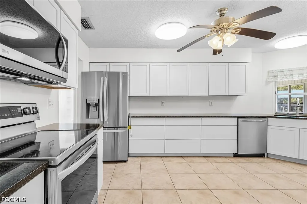 93 Glenmont Drive W North Fort Myers FL 33917