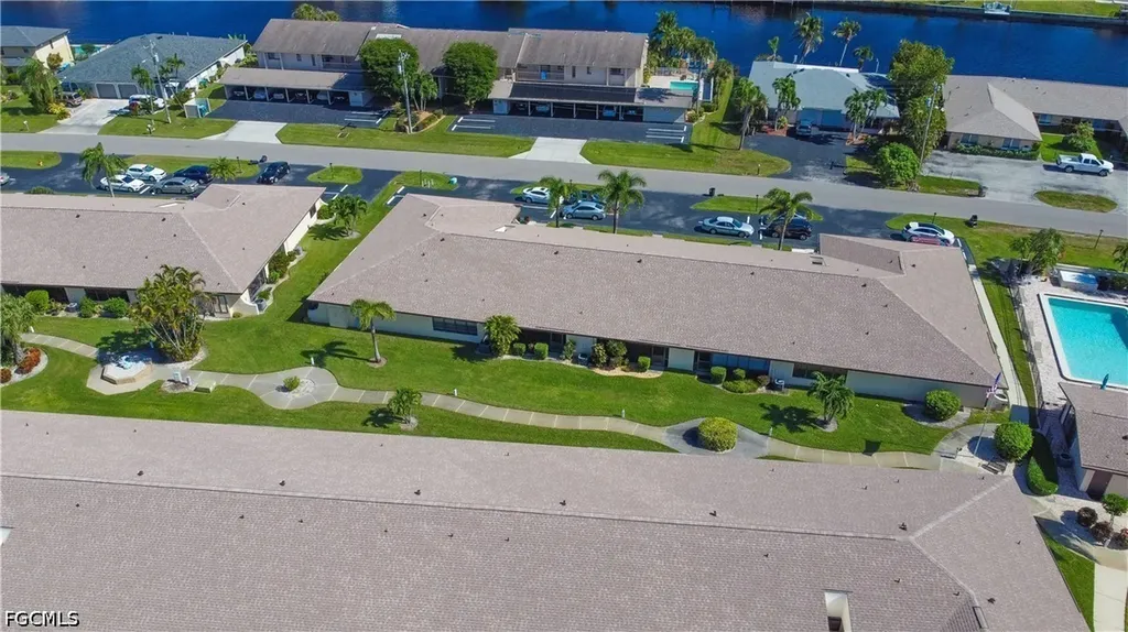 3906 SE 11th Place Cape Coral FL 33904