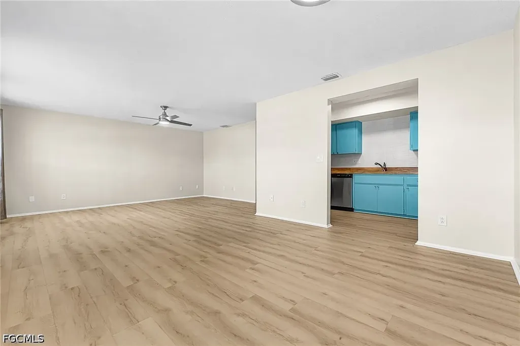 3906 SE 11th Place Cape Coral FL 33904