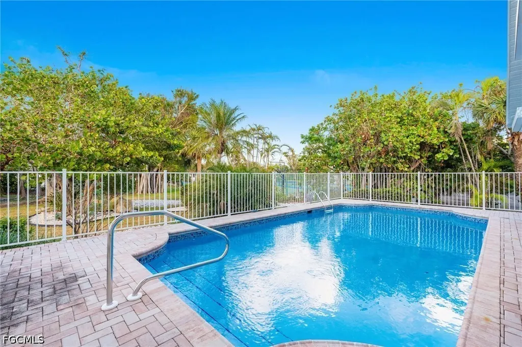 4090 W Gulf Drive Sanibel FL 33957