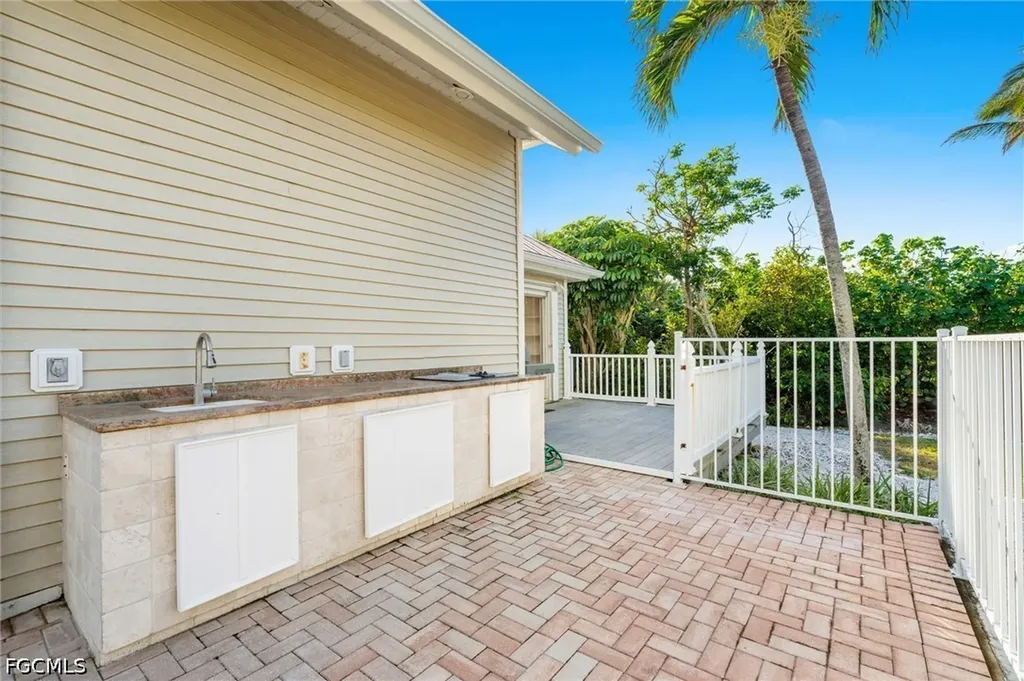 4090 W Gulf Drive Sanibel FL 33957