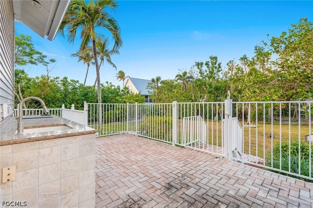 4090 W Gulf Drive Sanibel FL 33957