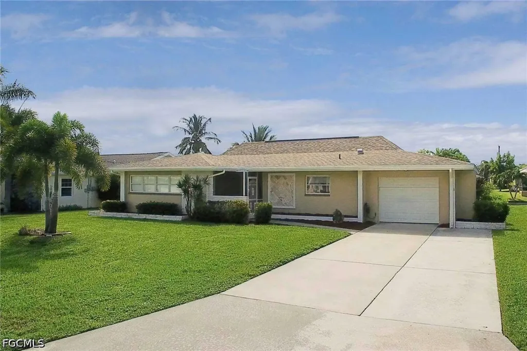 2022 SE 29th Lane Cape Coral FL 33904
