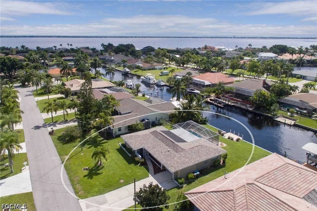 2022 SE 29th Lane Cape Coral FL 33904