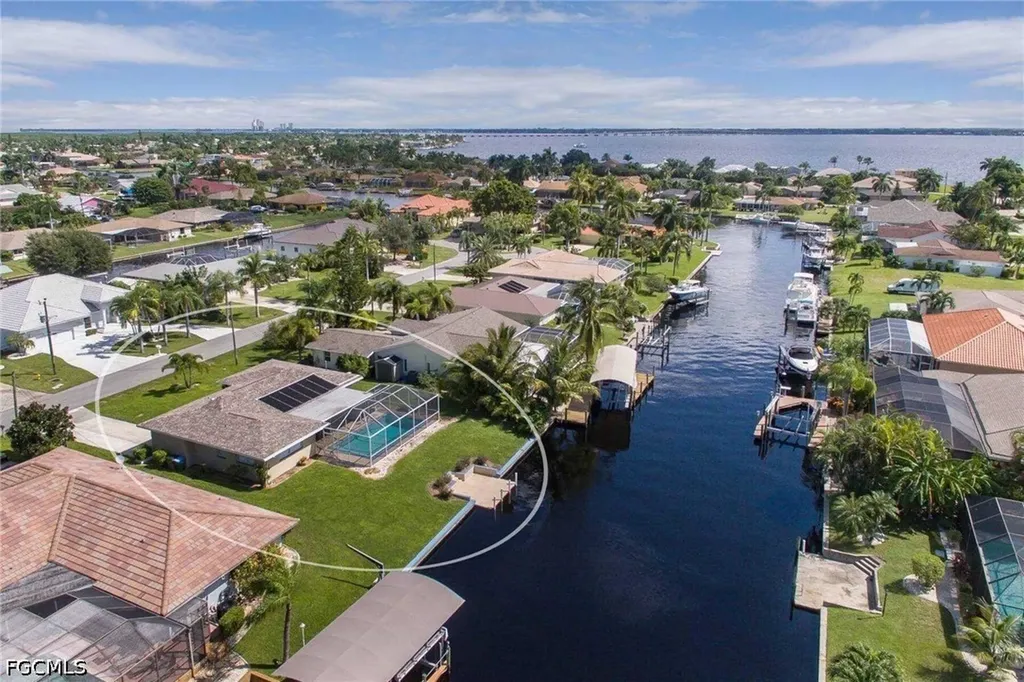 2022 SE 29th Lane Cape Coral FL 33904