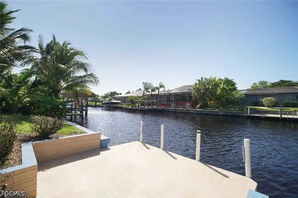 2022 SE 29th Lane Cape Coral FL 33904