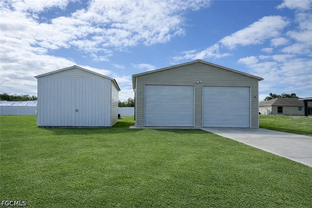 517 Peerless Circle Lehigh Acres FL 33974