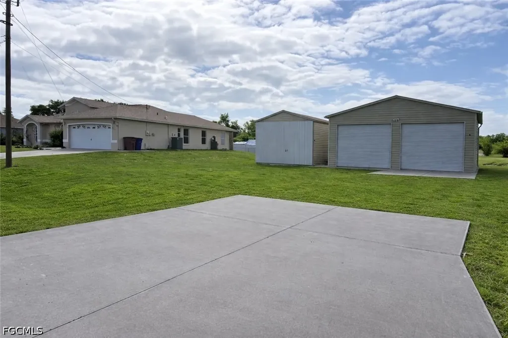 517 Peerless Circle Lehigh Acres FL 33974
