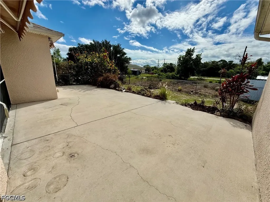 517 Peerless Circle Lehigh Acres FL 33974