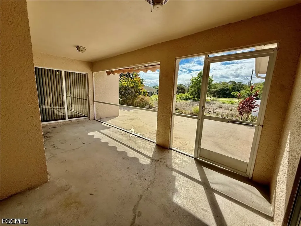 517 Peerless Circle Lehigh Acres FL 33974