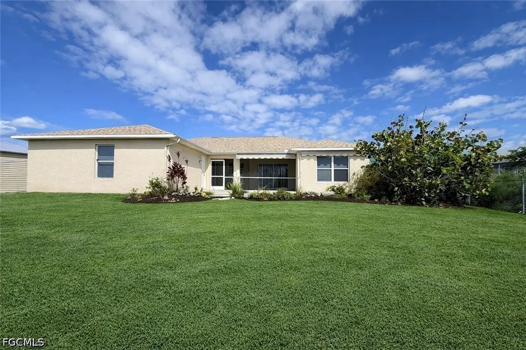 517 Peerless Circle Lehigh Acres FL 33974