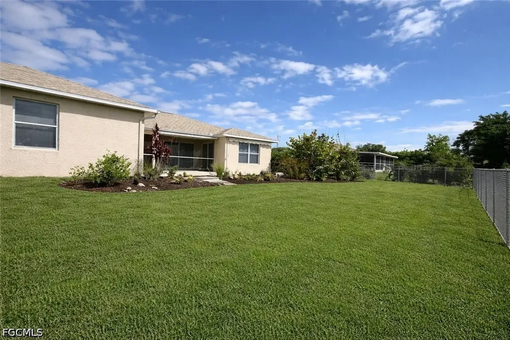 517 Peerless Circle Lehigh Acres FL 33974
