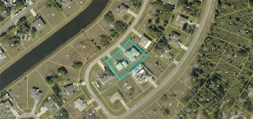 517 Peerless Circle Lehigh Acres FL 33974