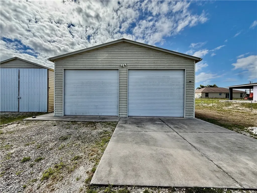 517 Peerless Circle Lehigh Acres FL 33974