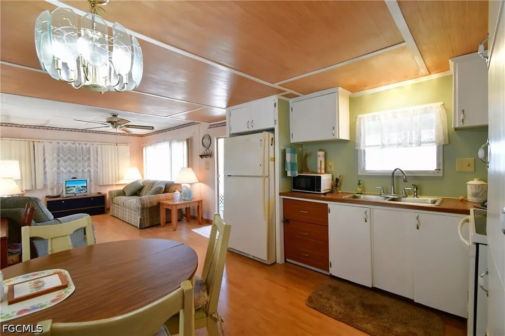 174 Santa Fe Trail North Fort Myers FL 33917