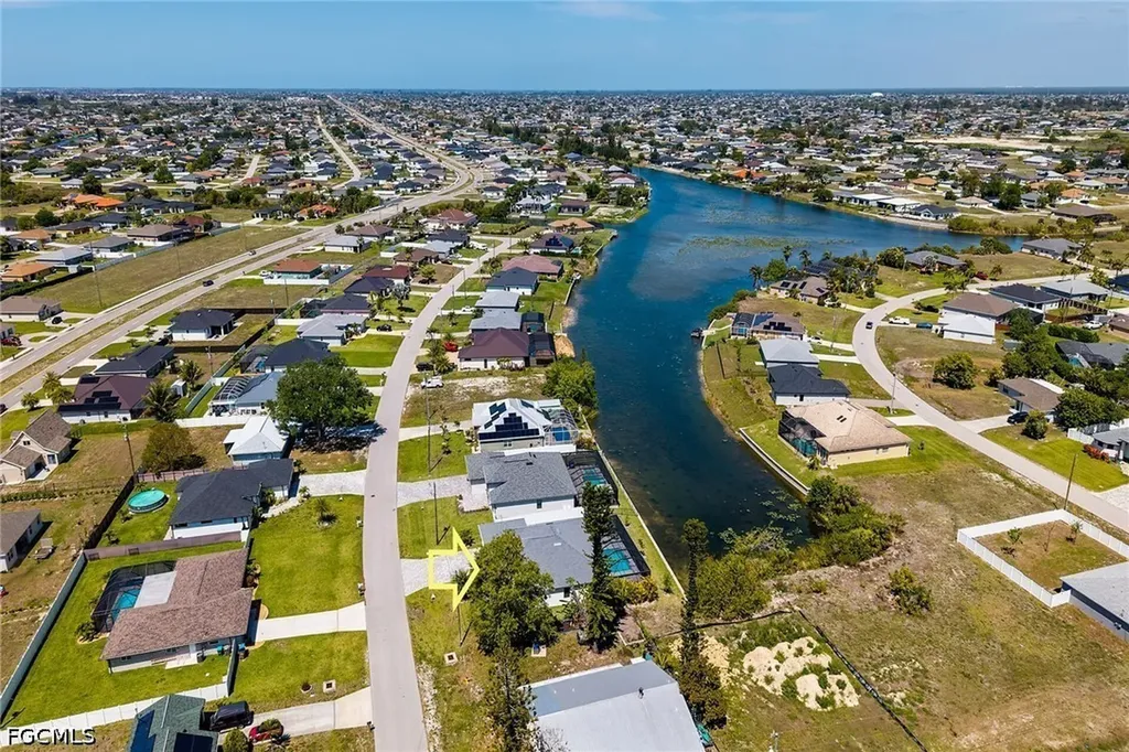 635 NE 7th Terrace Cape Coral FL 33909