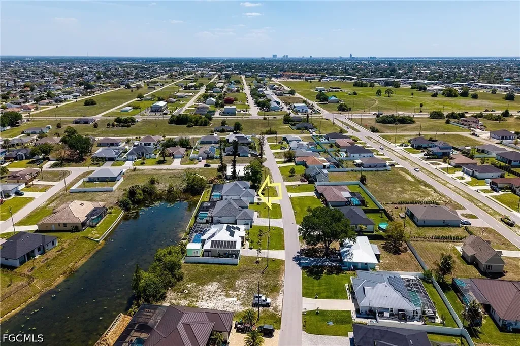 635 NE 7th Terrace Cape Coral FL 33909