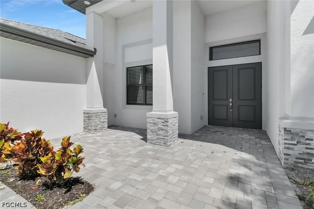 635 NE 7th Terrace Cape Coral FL 33909