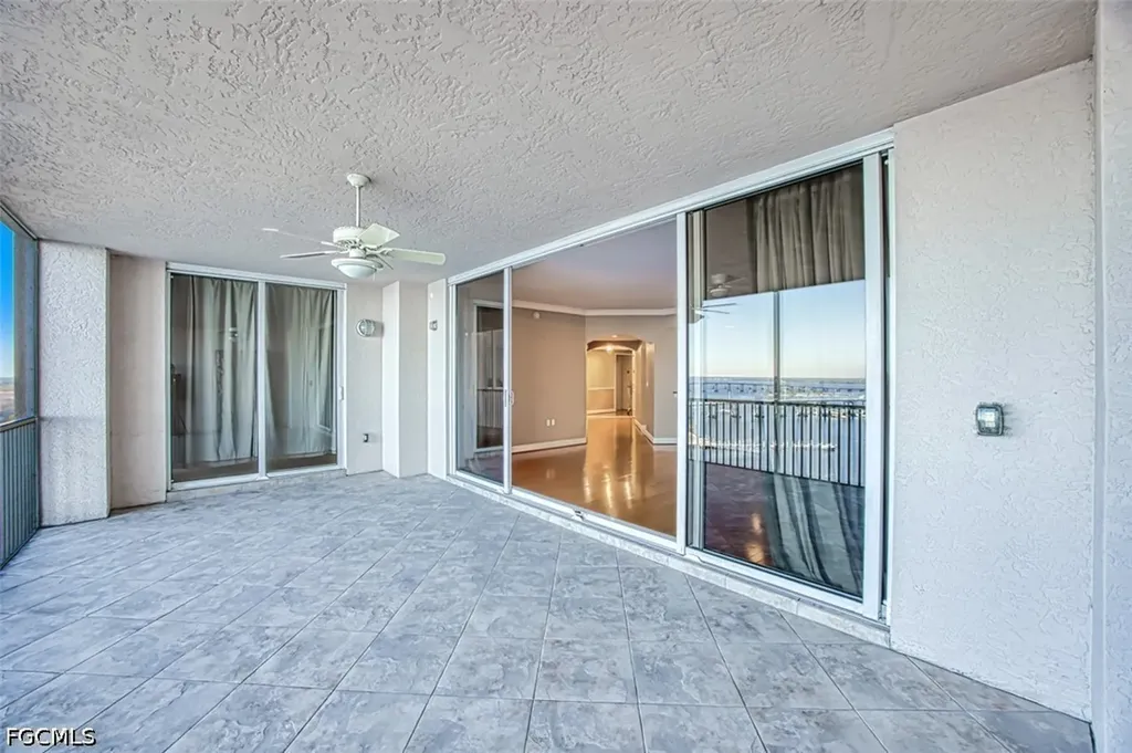 2090 W 1st Street Fort Myers FL 33901
