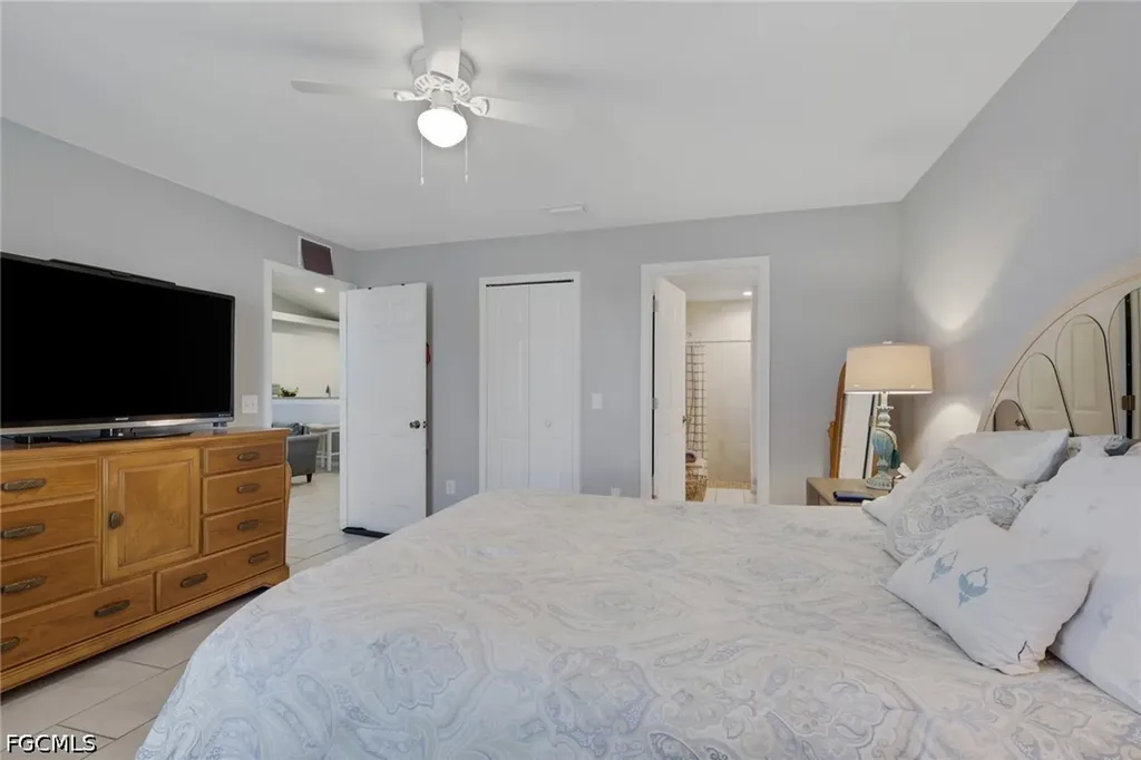 4137/4139 SW 8th Place Cape Coral FL 33914