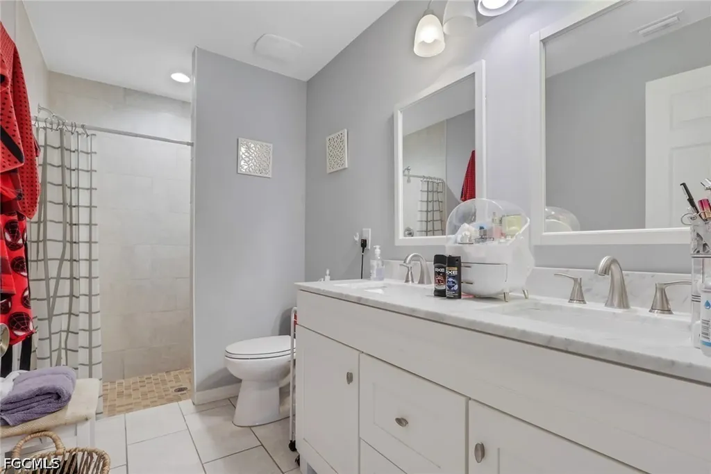 4137/4139 SW 8th Place Cape Coral FL 33914