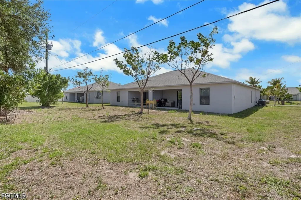 4137/4139 SW 8th Place Cape Coral FL 33914