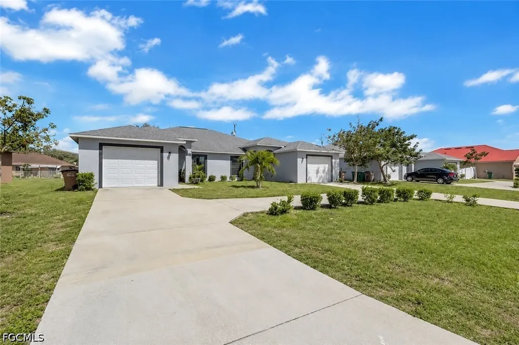 4137/4139 SW 8th Place Cape Coral FL 33914