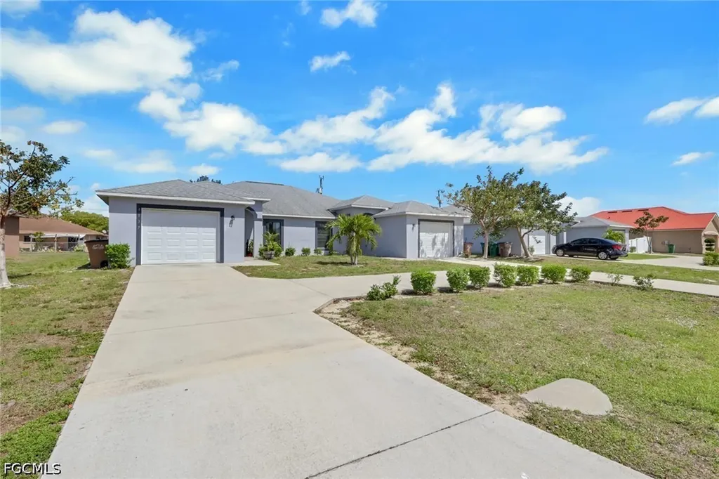 4137/4139 SW 8th Place Cape Coral FL 33914