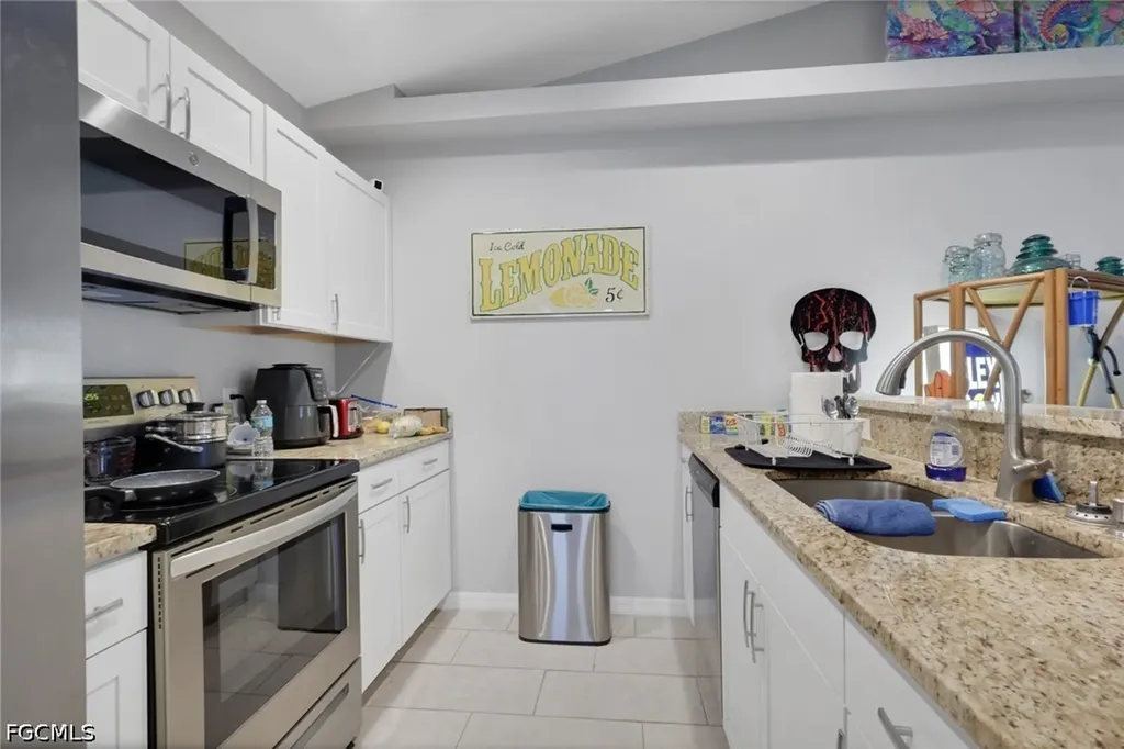 4137/4139 SW 8th Place Cape Coral FL 33914