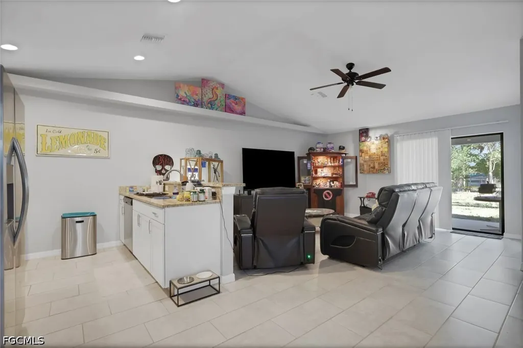4137/4139 SW 8th Place Cape Coral FL 33914