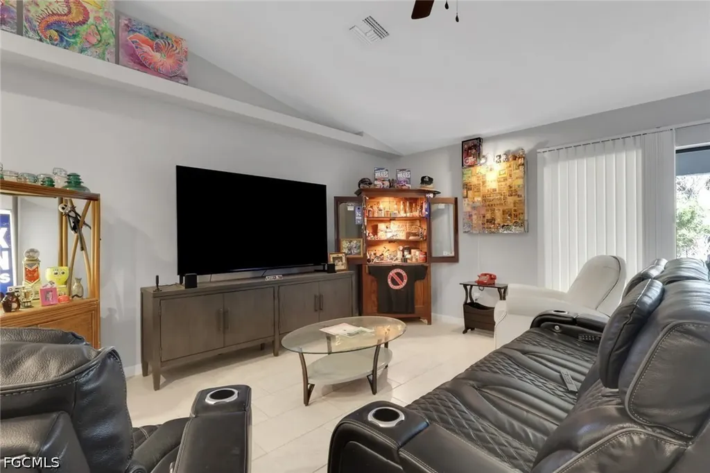4137/4139 SW 8th Place Cape Coral FL 33914