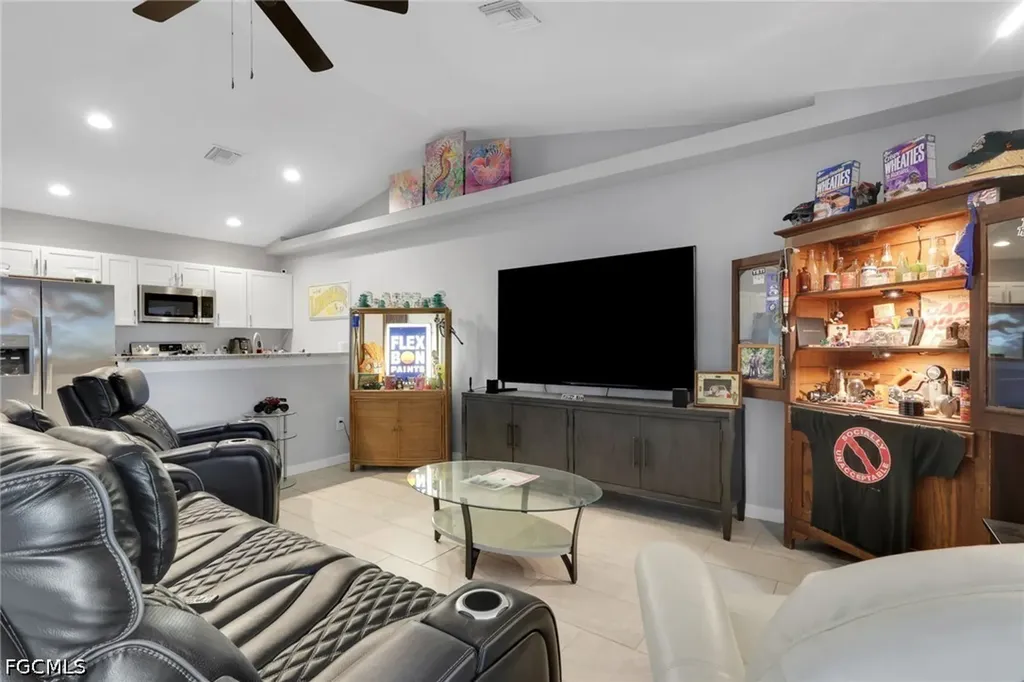 4137/4139 SW 8th Place Cape Coral FL 33914