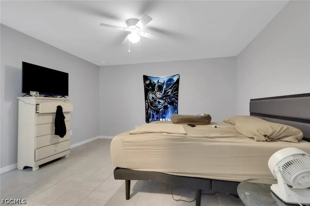 4137/4139 SW 8th Place Cape Coral FL 33914