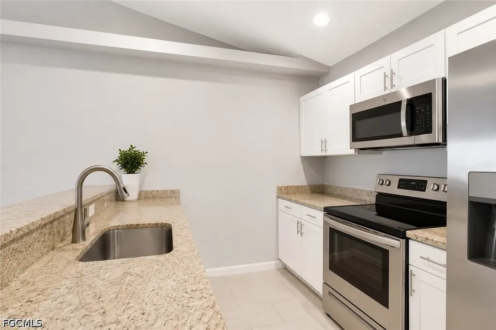 4137/4139 SW 8th Place Cape Coral FL 33914