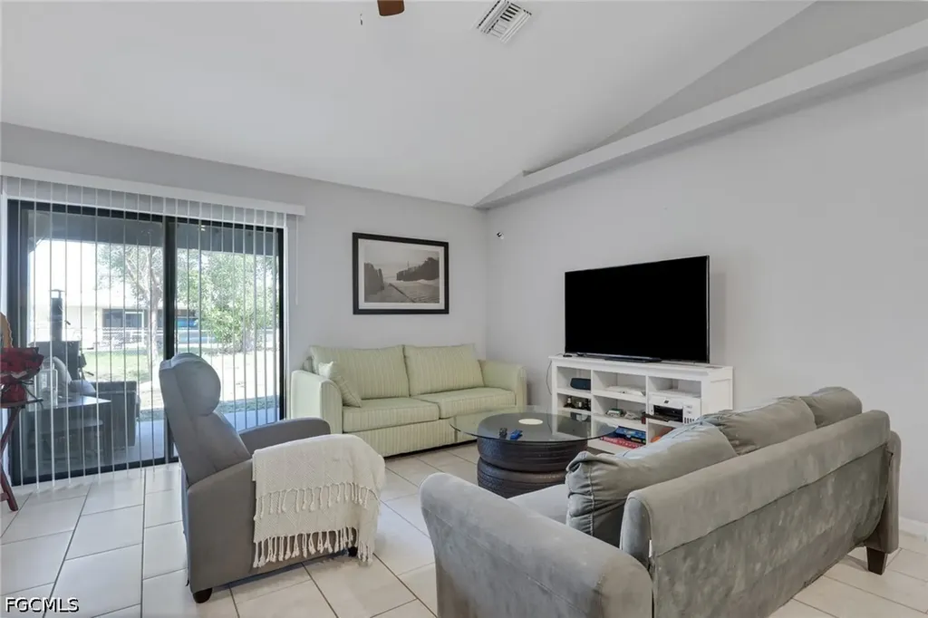4137/4139 SW 8th Place Cape Coral FL 33914