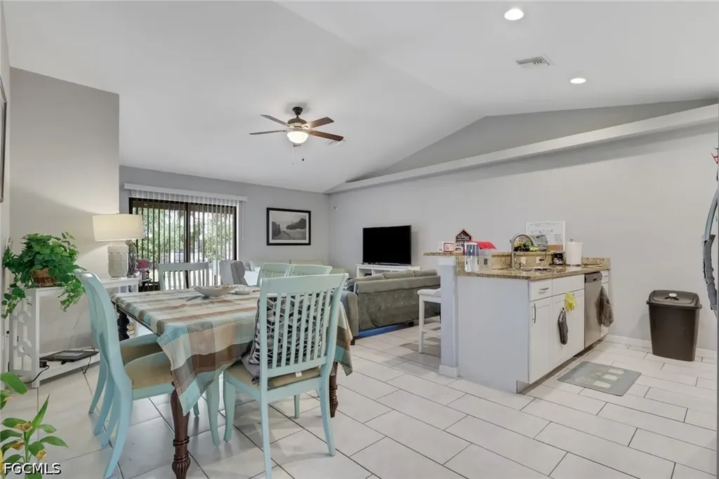 4137/4139 SW 8th Place Cape Coral FL 33914