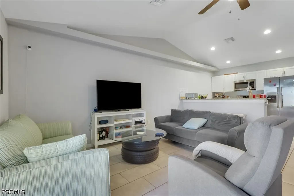 4137/4139 SW 8th Place Cape Coral FL 33914