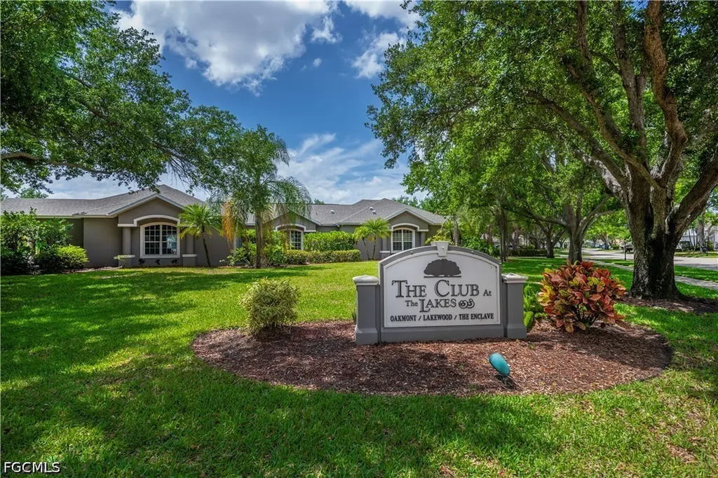 17716 Oakmont Ridge Circle Fort Myers FL 33967