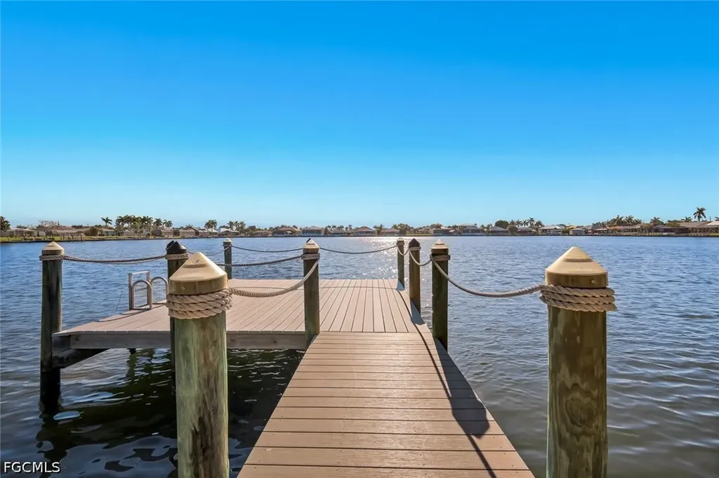 5011 SW 5th Place Cape Coral FL 33914