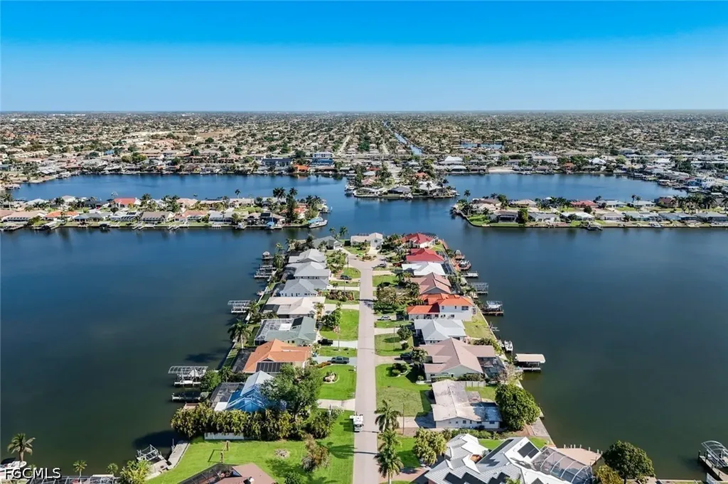 5011 SW 5th Place Cape Coral FL 33914