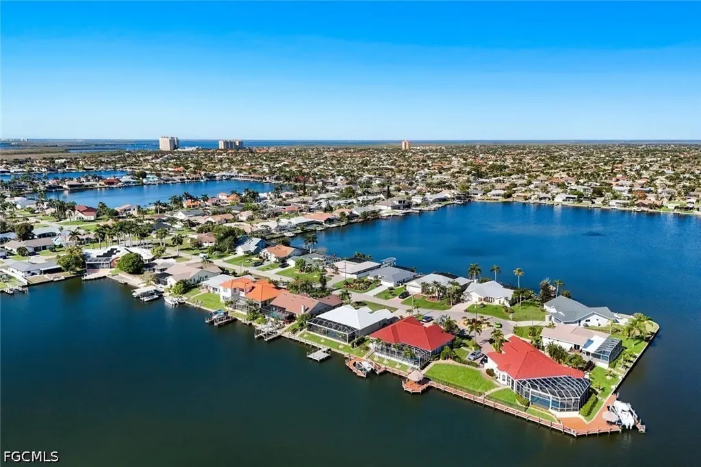 5011 SW 5th Place Cape Coral FL 33914