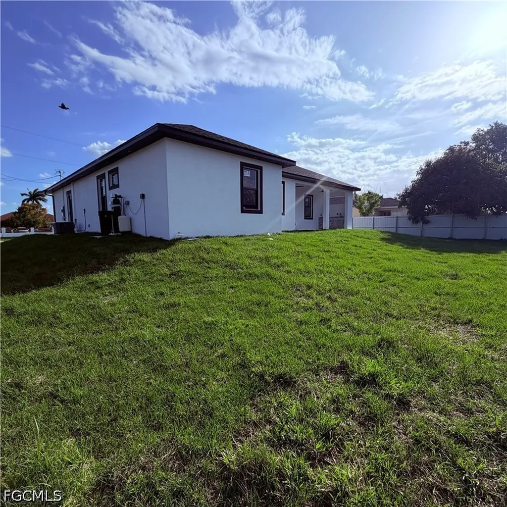 3910 10th Street W Lehigh Acres FL 33971