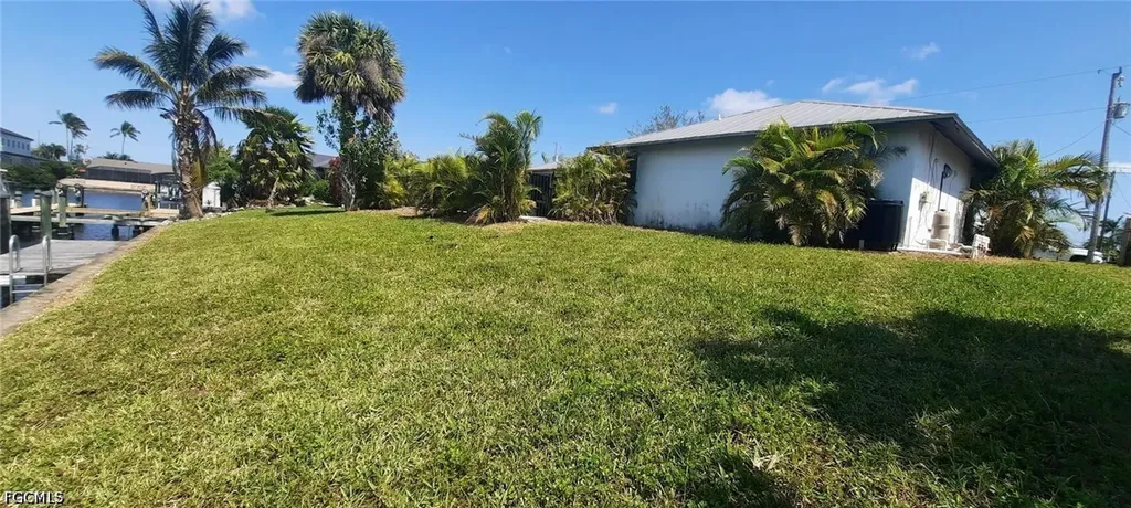 3502 SE 16th Place Cape Coral FL 33904